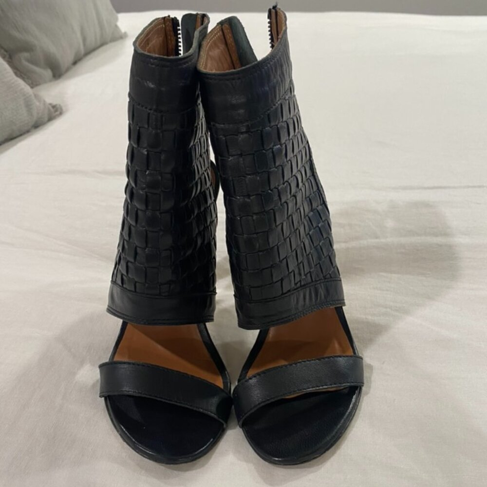 Modern Vintage Size 37.5 Black Leather Woven Open Toe Heel Booties Sandals